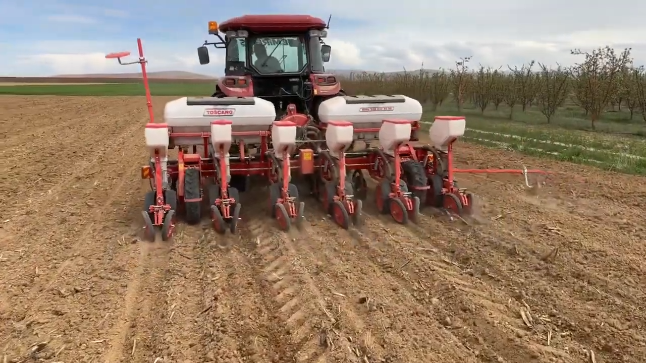 TOSCANO | Pneumatic Seeding Machine – NT Model | Model 4, 5, 6, 7, 8 & 12 Rows | Total Width 9.84 to 19.03 Feet | HorsePower 60-130 HP | For Tractor