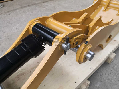 Bedrock Attachments Pin Grabber Thumb | Model ET65-PG4T36 | Width 26" | Pin Size 65mm | 4 Teeth | Machine Size 12-15 Ton | For Excavators