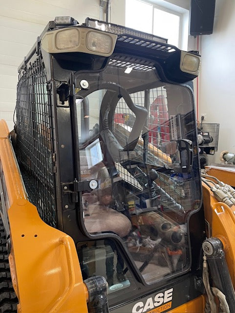 Skid Steer Doors Cab Enclosure Door | BSD‑M (Case Alpha Max) | ½" Lexan Polycarbonate | 15–25 GPM | For Case Alpha Max Skid Steers