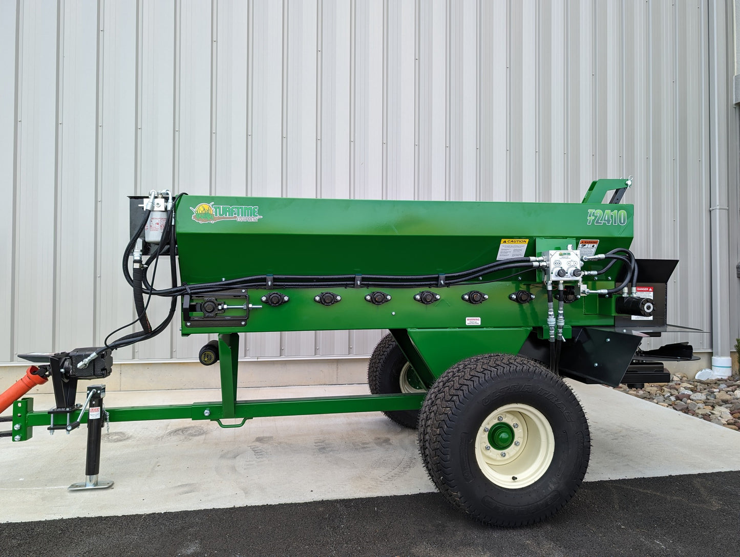 TurfTime Topdresser | Model TT-2410-TT-2430 | Capacity 1.5-3yds - 10GPM | 6'-40' Spreading Width | For Tractor