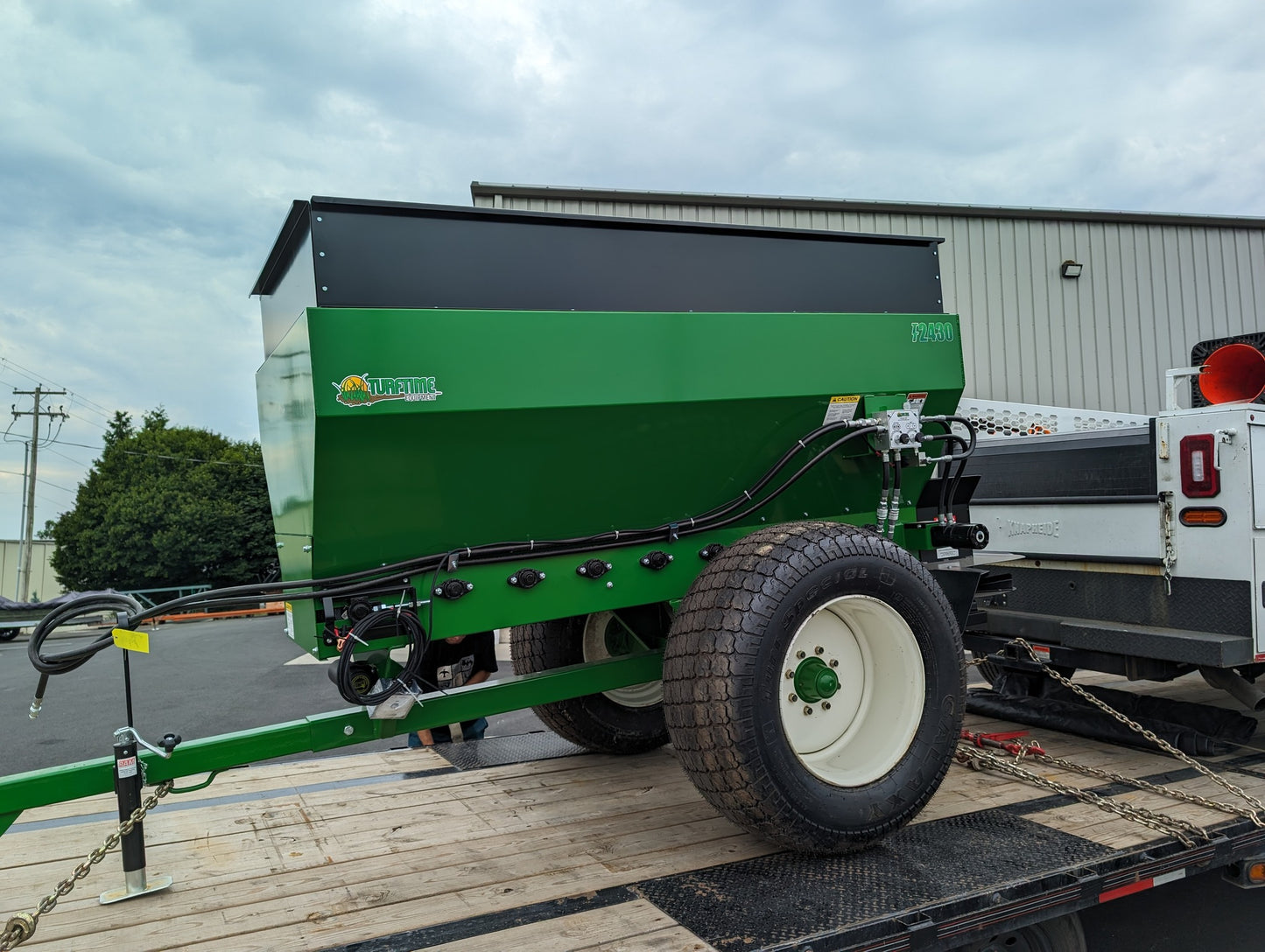 TurfTime Topdresser | Model TT-2410-TT-2430 | Capacity 1.5-3yds - 10GPM | 6'-40' Spreading Width | For Tractor