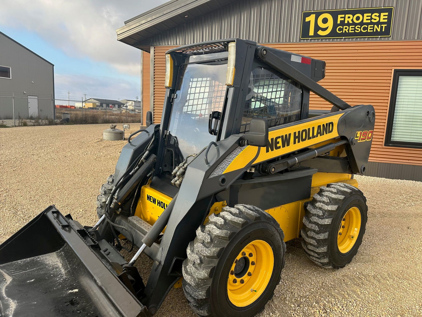 Skid Steer Doors Cab Enclosure Door | NH‑L‑VL (New Holland L Series) | 15–25 GPM | For New Holland L Series Skid Steers