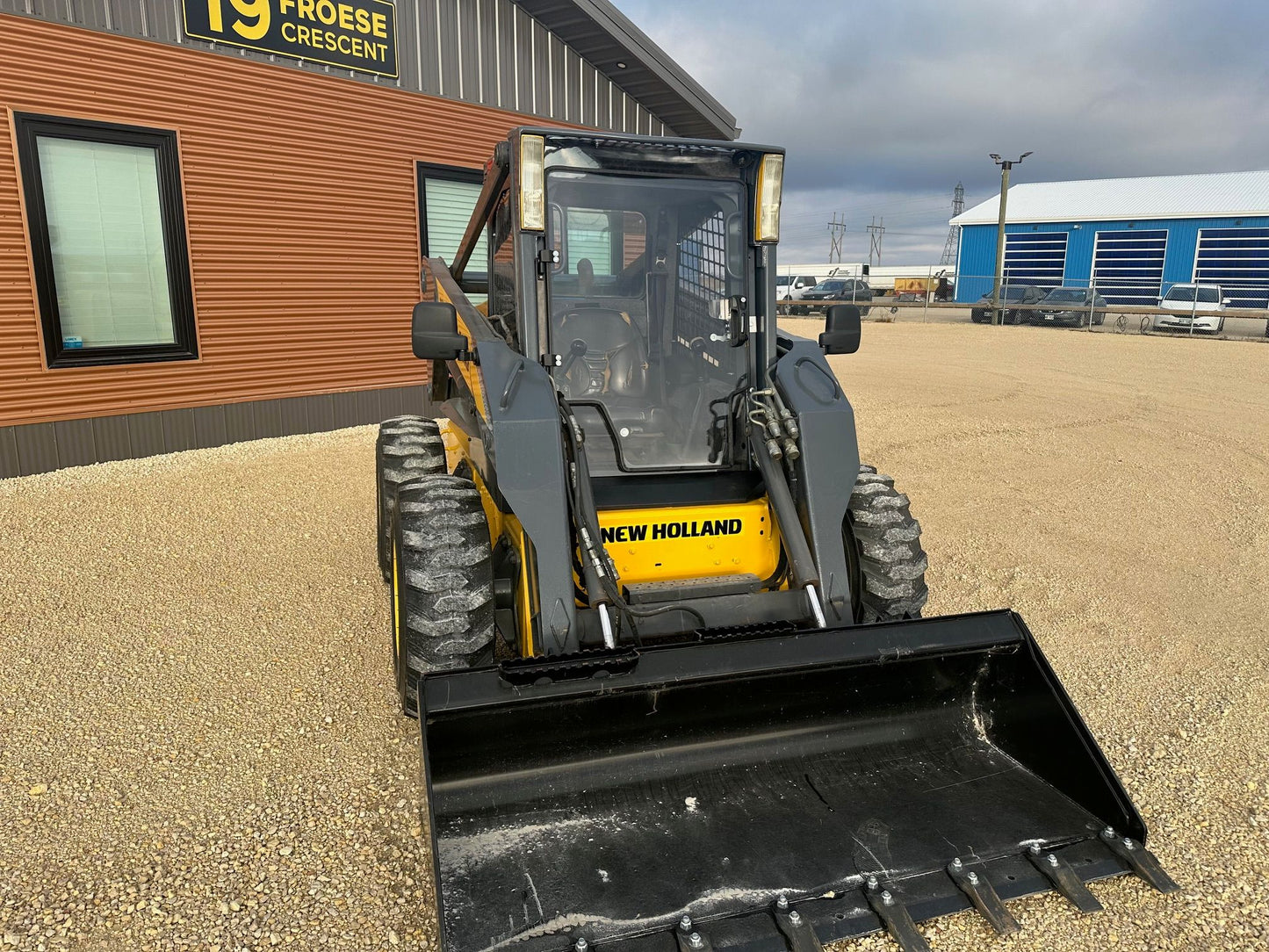 Skid Steer Doors Cab Enclosure Door | NH‑L‑VL (New Holland L Series) | 15–25 GPM | For New Holland L Series Skid Steers
