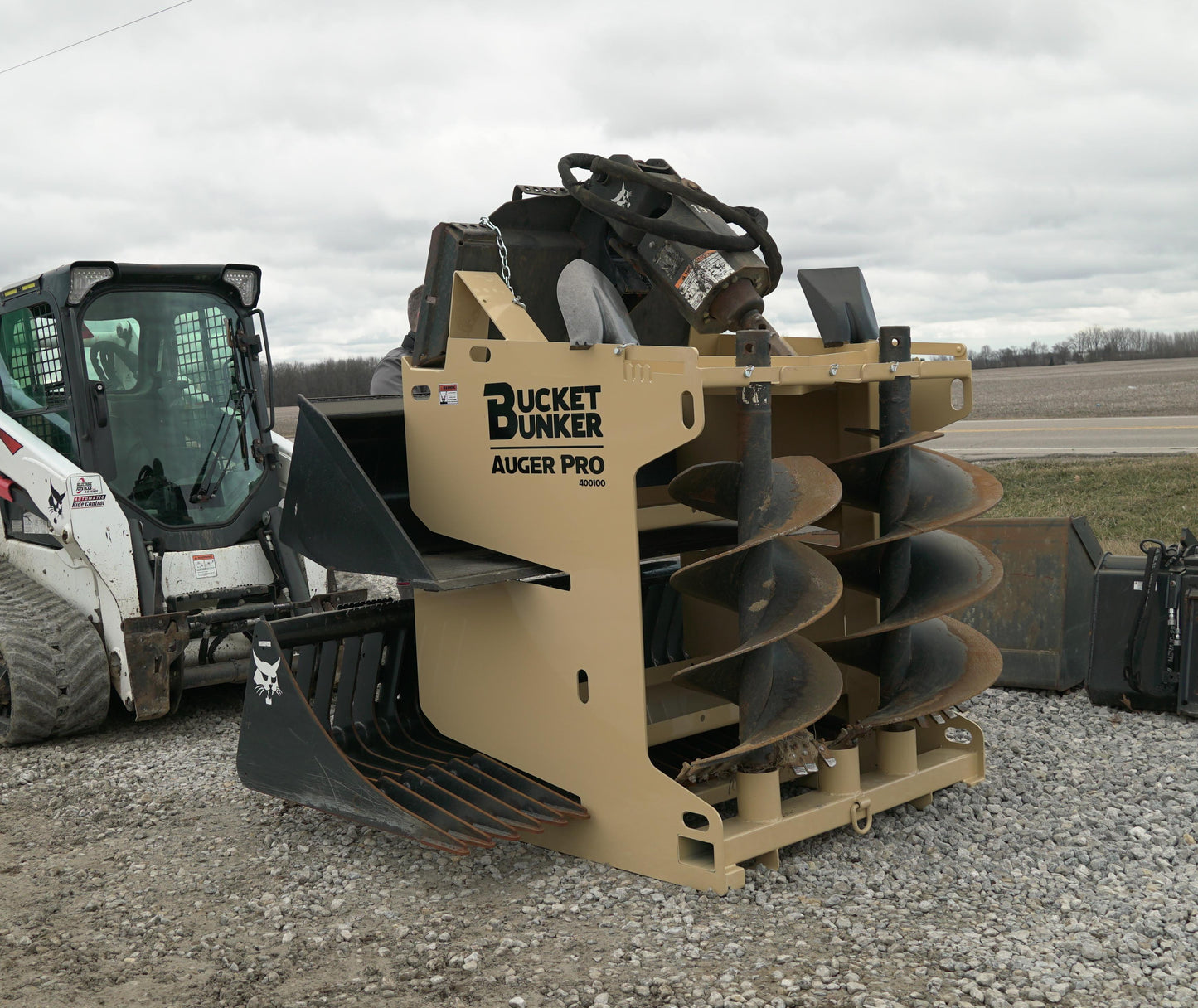 Bucket Bunker Auger PRO | Width 48" | Length 48" | Hydraulic Flow Range 15-30 GPM | For Skid Steers