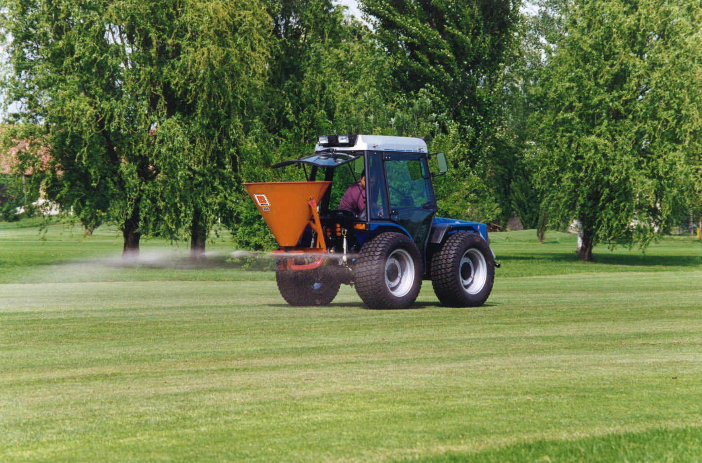 Befco Hop Broadcast Spreaders | Working Width 32", 35", 42" & 48" | Horsepower 16-50 HP | For Tractors