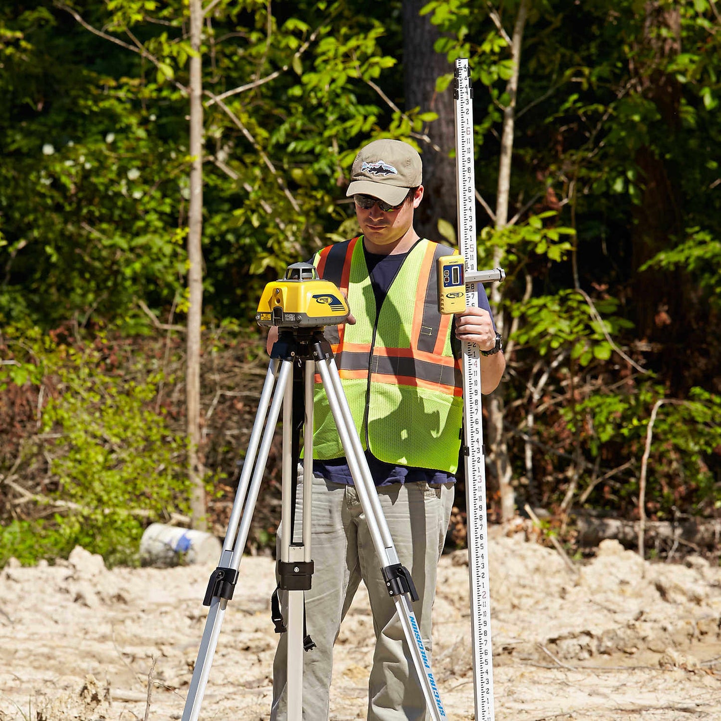 Spectra Geospatial LL100N Laser Level Package