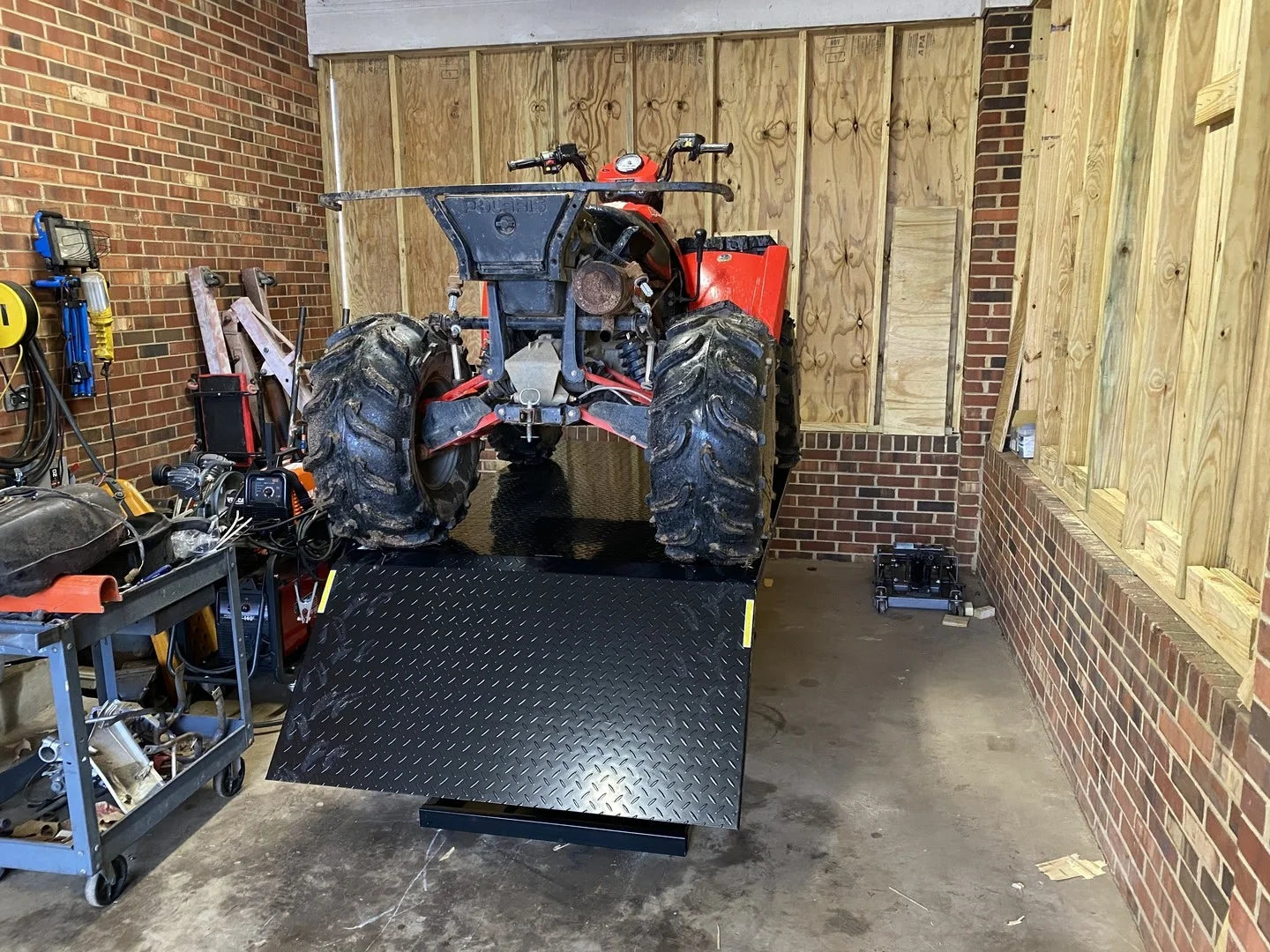 Black Widow Hydraulic ATV Lift Table | Model BW-1500AO-V2 | Size 78" x 47" Platform | Capacity 1,500 lb | Horsepower 4 To 90+ HP | For ATV & UTV Maintenance