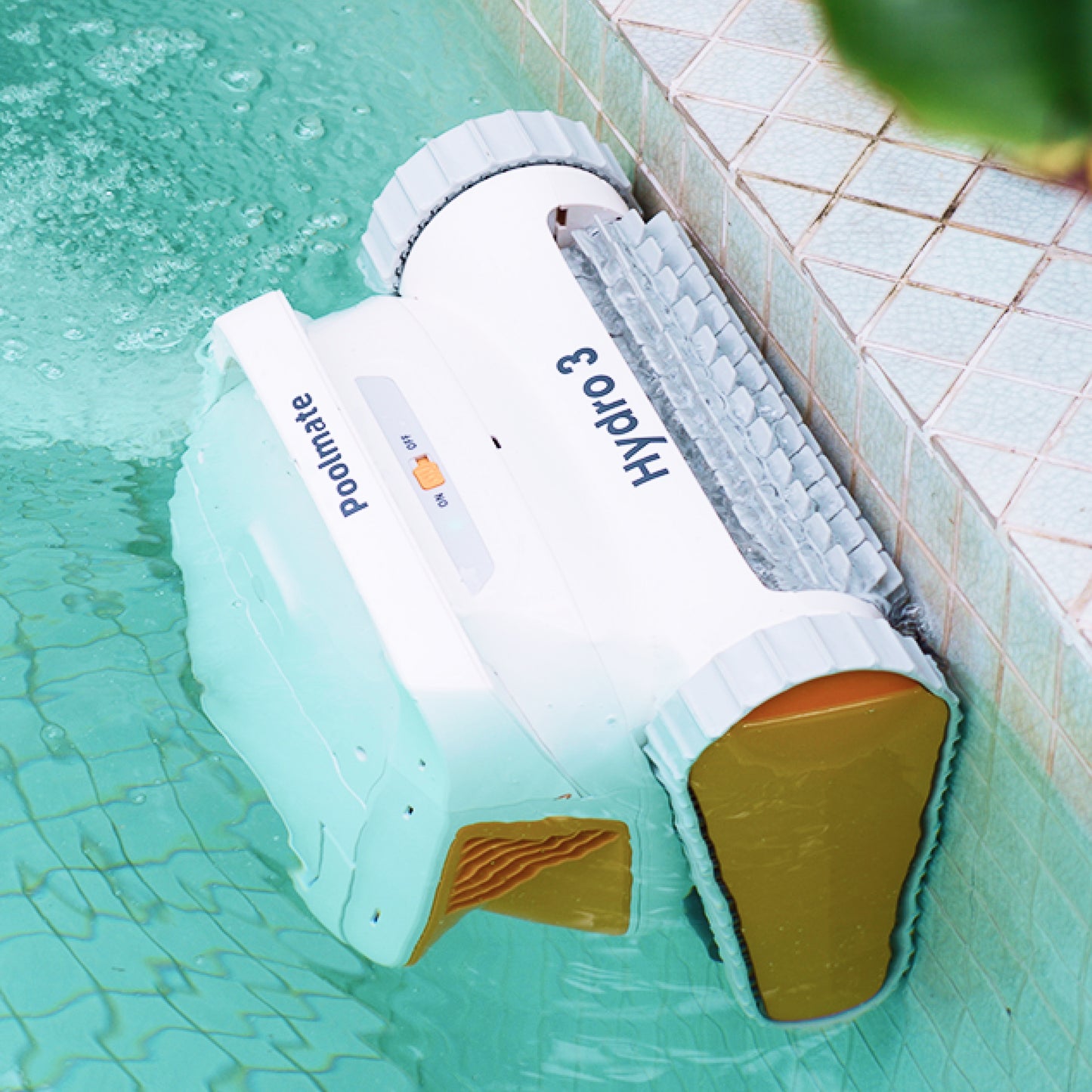 Chasing Cleaner Hydro 3 Cordless Essential Pool Cleaner | Pool Size 860.8–1076 Sq.ft | Charging Time 4 H | Battery Time 200 Min
