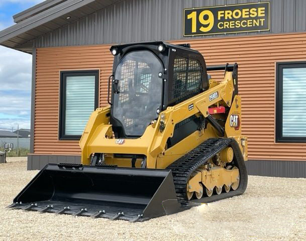 Skid Steer Doors Cab Enclosure Door | CAT‑D Retrofit | ½" Lexan Polycarbonate | 15–25 GPM | For Caterpillar D Series Skid Steers