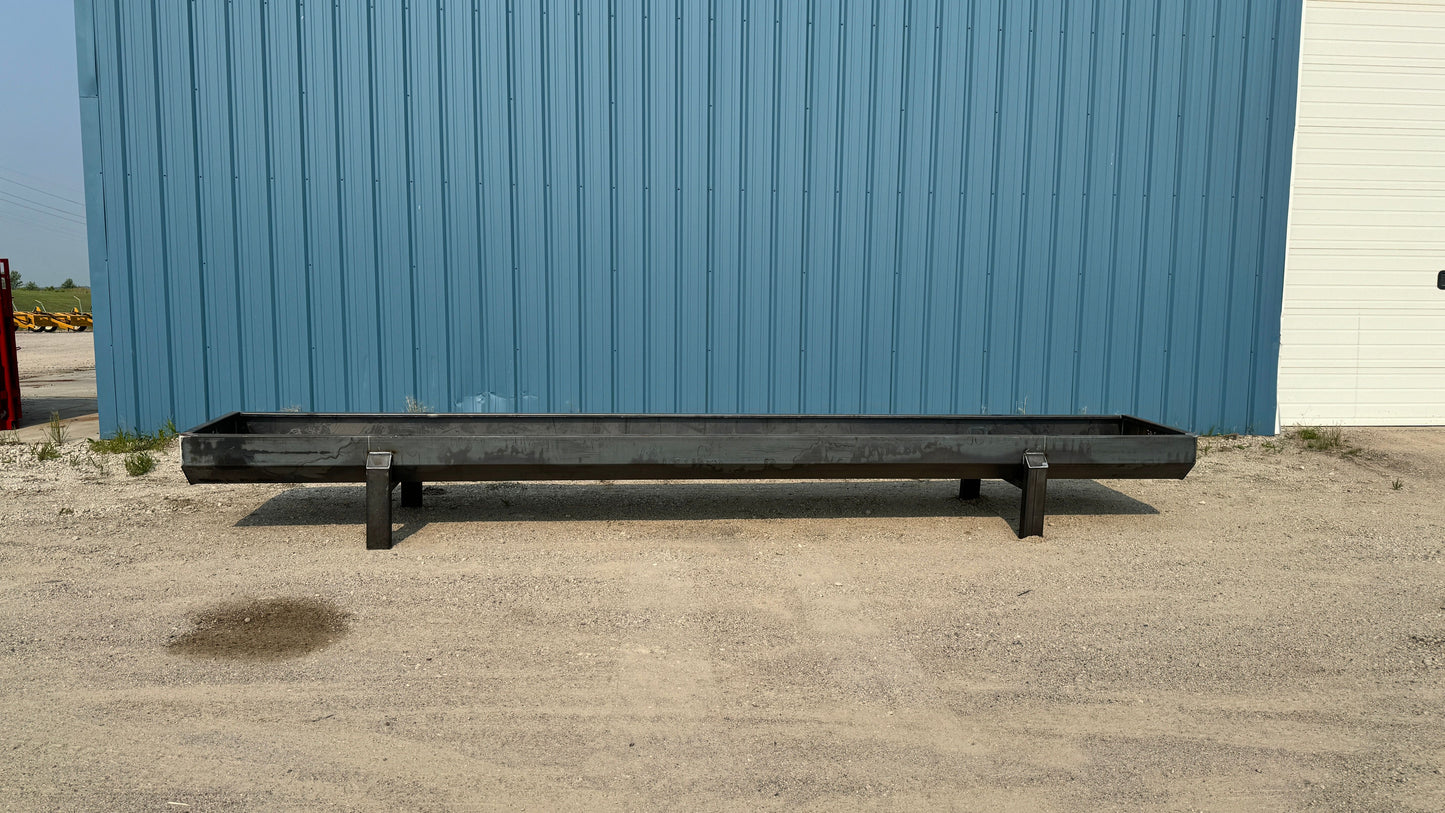 Apache Bunk Feeder | Model 20' | 36" Width | 10-Gauge Steel | 4-Leg | For Cattle & Livestock