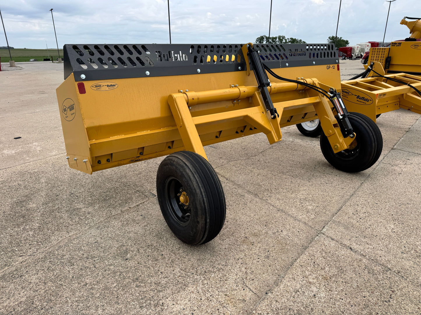 Apache Henke Buffalo 12' Estate II & Feedyard Scraper | Working Width 12' | 100–275 HP | For Tractors
