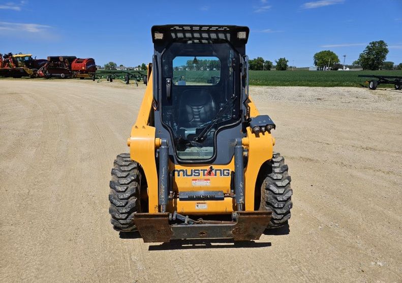 Skid Steer Doors Cab Enclosure Door | BSD‑M (Mustang R/RT Series) | 15–25 GPM | For Mustang R/RT Series Skid Steers
