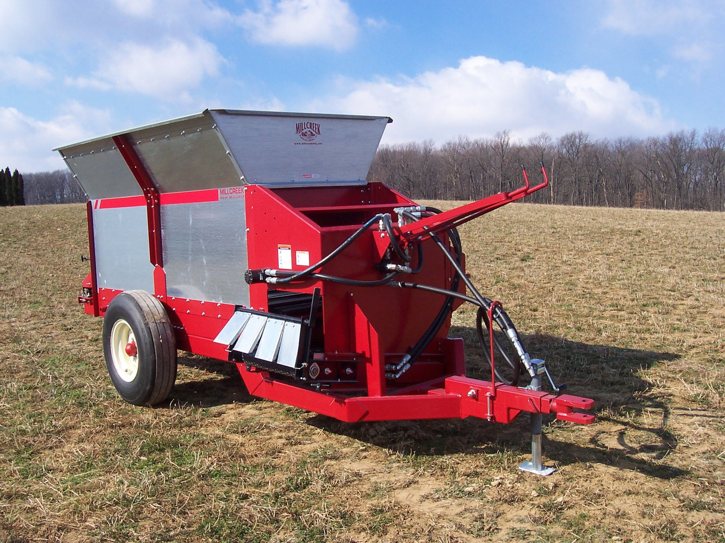 Mill Creek 65” Wide Standard Row Mulcher | 5.4 yd³ to 9.3 yd³ Capacity Heaped | For Tractors