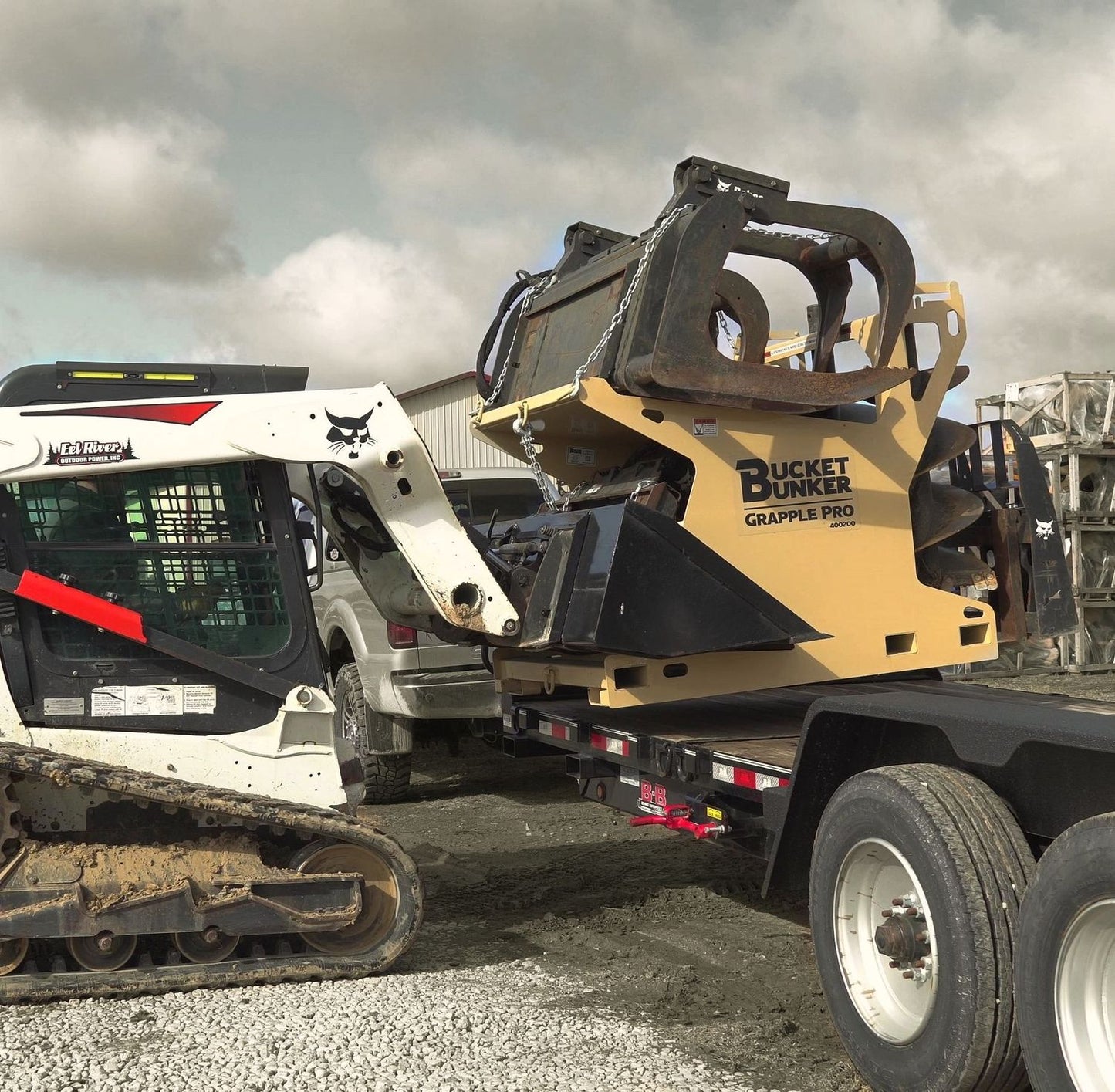 Bucket Bunker Grapple PRO | Width 48" | Length 60" | Hydraulic Flow Range 15-30 GPM | For Skid Steers