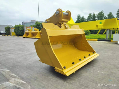 Bedrock Attachments Tilt-Ditch Cleaning Bucket | Width 60-Inch | Capacity 0.64 CU M | Machine Size 16-20 Tons | For Excavator