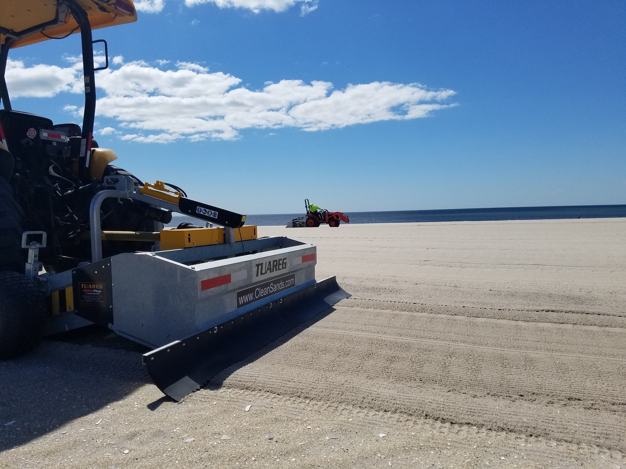 CleanSands Heavy-Duty Beach Cleaner | Model HD65 Plus | Width 65