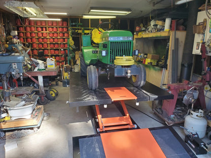 Black Widow Air/Hydraulic UTV & Trike Lift Table Wide | Model UTV-2500-60 Model UTV-2500-64 | Platform Size 64" | Capacity 2,500 lb | Horsepower Up To 100 HP | For UTVs, ATVs & Trikes