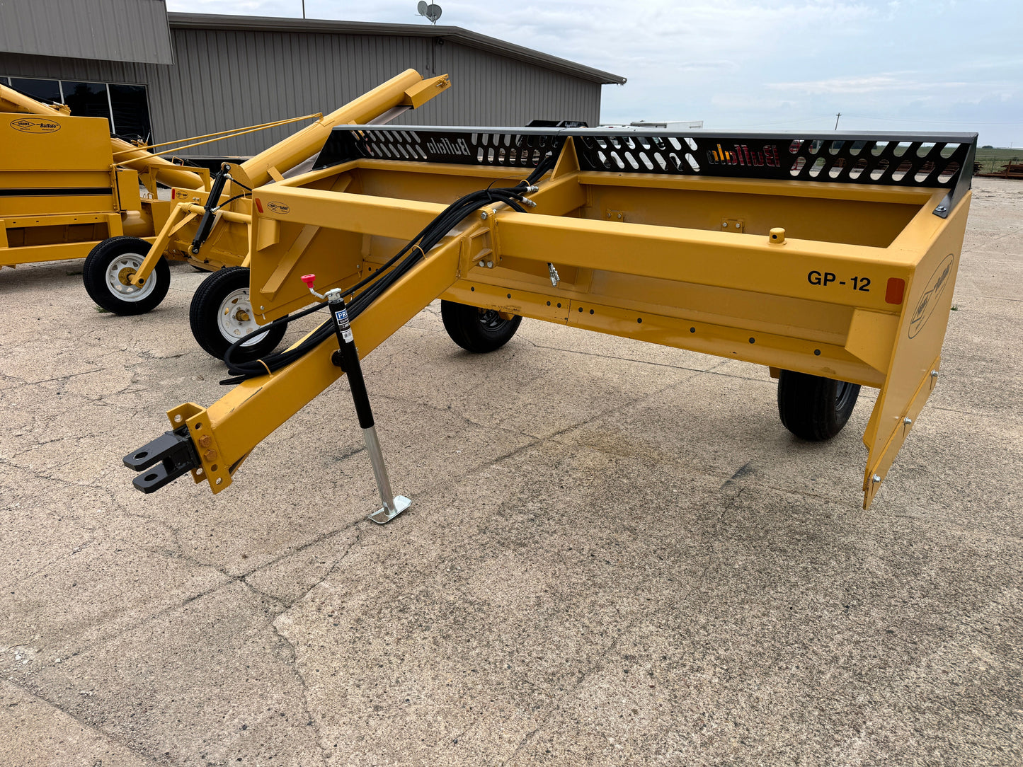 Apache Henke Buffalo 12' Estate II & Feedyard Scraper | Working Width 12' | 100–275 HP | For Tractors