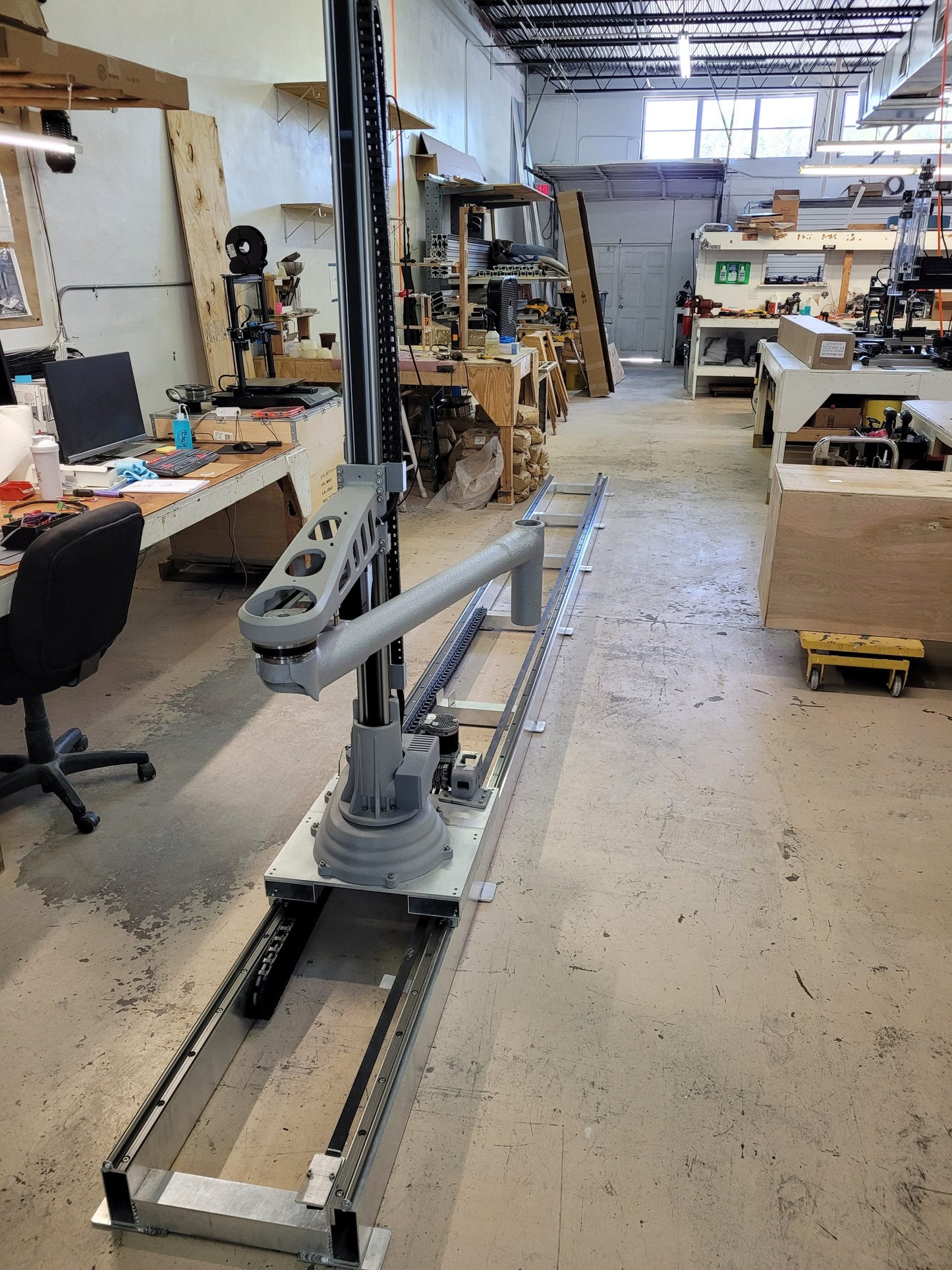 Wolfpack 3DCP | Scara HD | Large-Format | 7.5-ft Arm | 15-ft Diameter x 10-ft Height x 6m Track | High-Pressure Cement 3D Printer | For Heavy-Duty Extruders