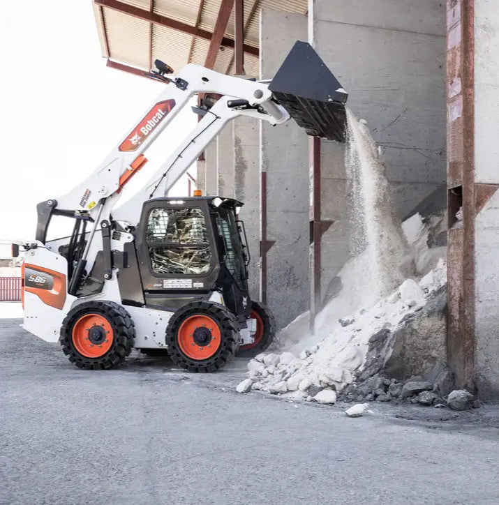 Ignite Attachments Severe Duty Bucket | Width 68" | Hydraulic Flow Range 13-25 GPM | For Skid Steers