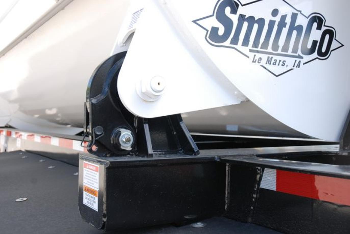SmithCo Side Dump Trailer | Model SX4-49-36 | Frame Length 49' | Tub Length 36′ | Air/Hydraulic Control Valve