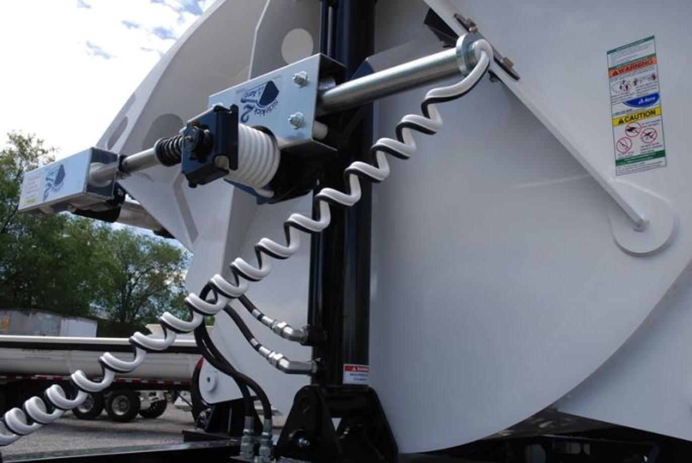 SmithCo Side Dump Trailer | Model SX4-49-36 | Frame Length 49' | Tub Length 36′ | Air/Hydraulic Control Valve