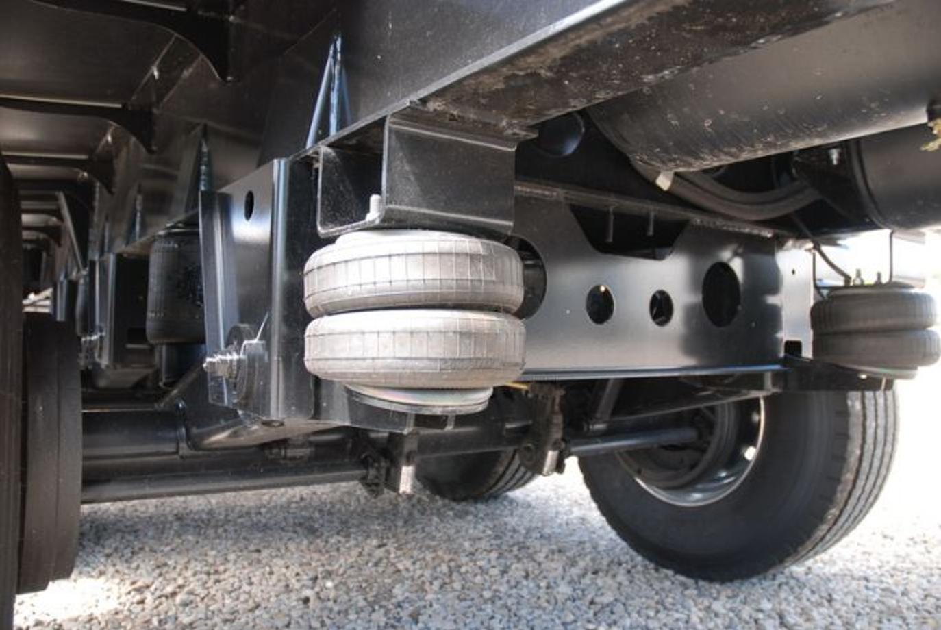 SmithCo Side Dump Trailer | Model SX4-49-36 | Frame Length 49' | Tub Length 36′ | Air/Hydraulic Control Valve