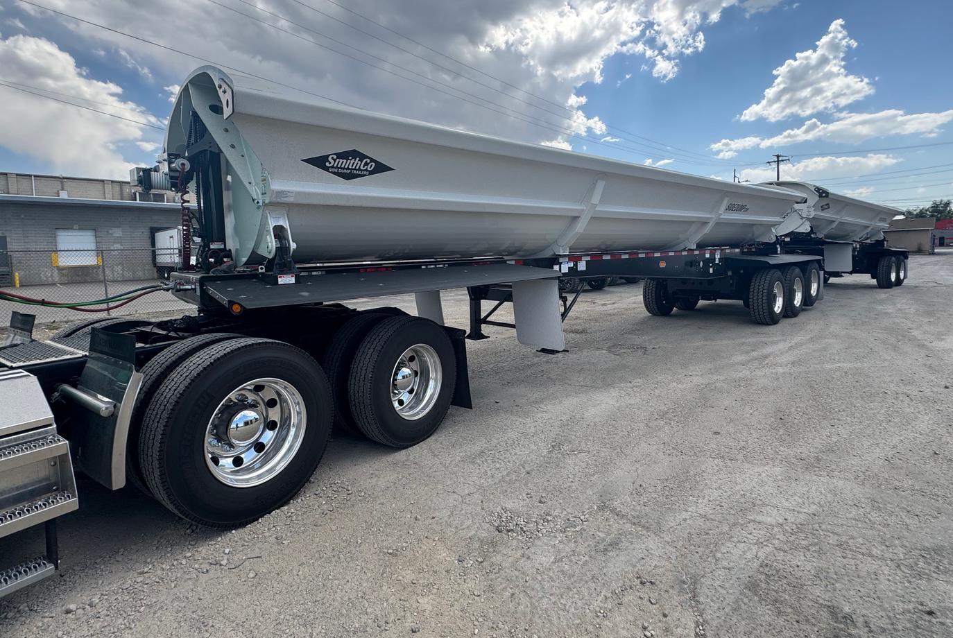 SmithCo Heavy-Duty Side Dump Trailer | Model SXL3-4234 | Frame Length 42' | Tub Length 34' |