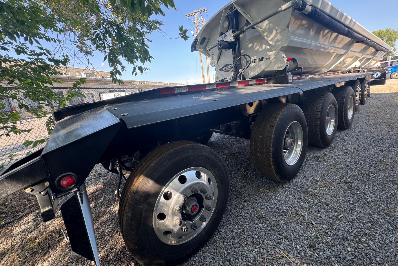 SmithCo 6-Axle Side Dump Trailer | Model SX6U-53-40 | Frame Length 53' | Tube Length 40' | Tub Paint DV-19088 White