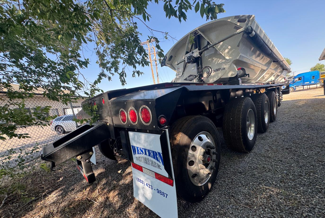 SmithCo 6-Axle Side Dump Trailer | Model SX6U-53-40 | Frame Length 53' | Tube Length 40' | Tub Paint DV-19088 White