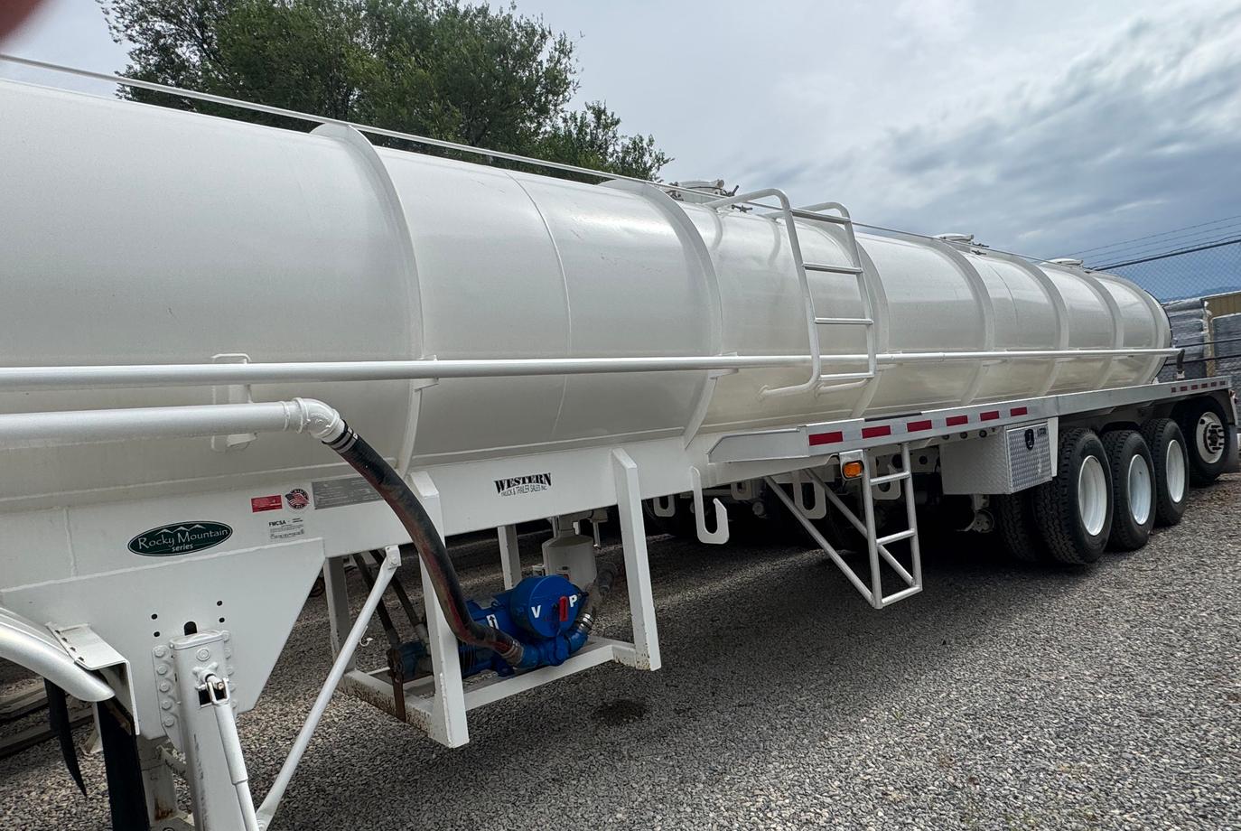 Ranco Heavy-Duty Non-Code Steel Vacuum Tank Trailer | Model 165 BBL 3 Axle Vac | Capacity 165 BBL