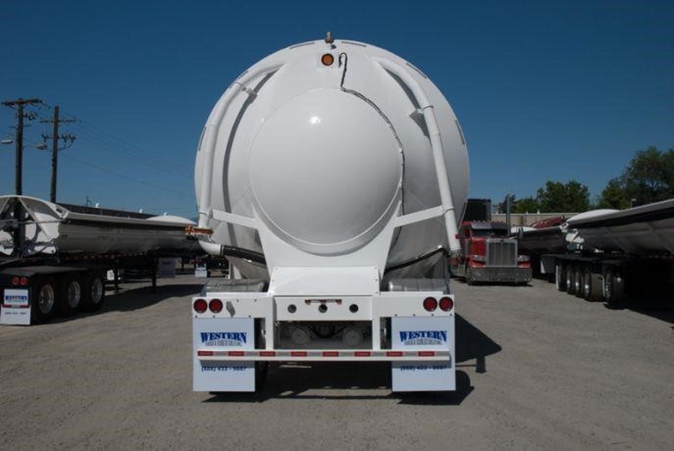 Ranco Peumatic Cement Pig Tank Trailer | Model SP-55-4000 | Overall Length 55' | Capacity 4,000