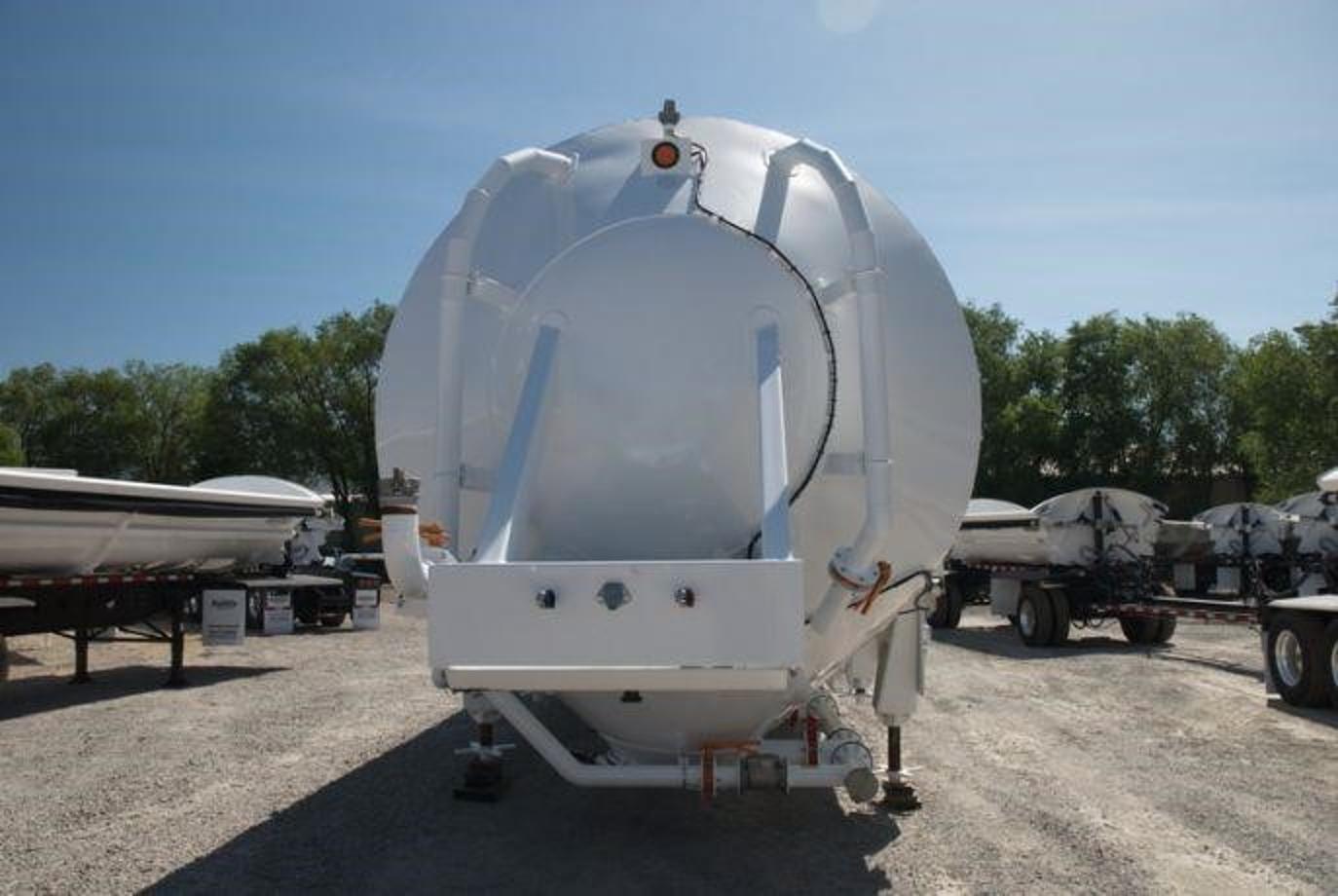 Ranco Peumatic Cement Pig Tank Trailer | Model SP-55-4000 | Overall Length 55' | Capacity 4,000