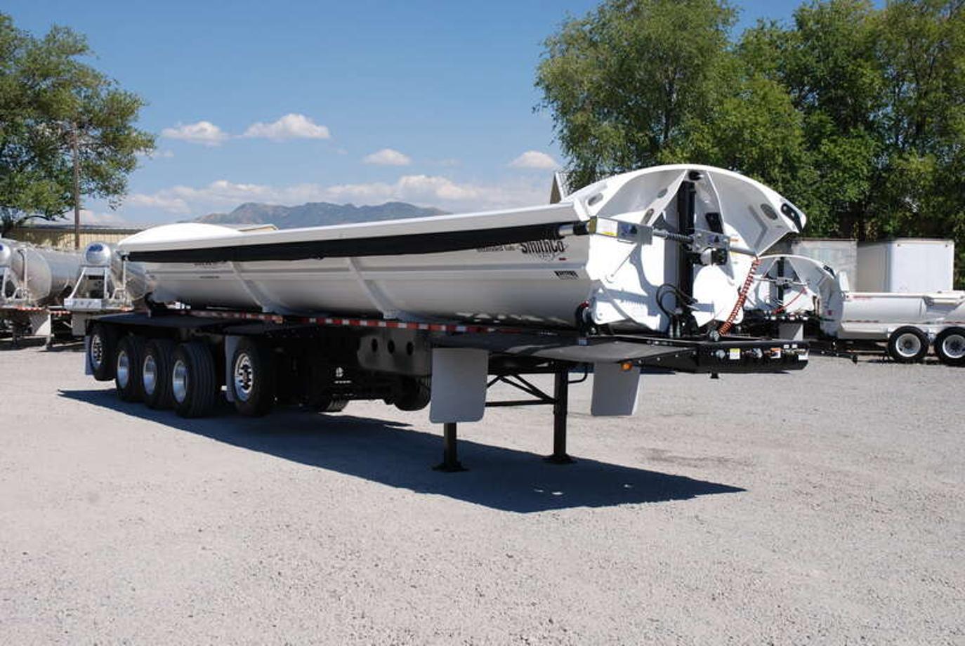 SmithCo Heavy-Duty Side Dump Trailer | Model SX5-49-38 | Frame Length 49′ | Tub Length 38′