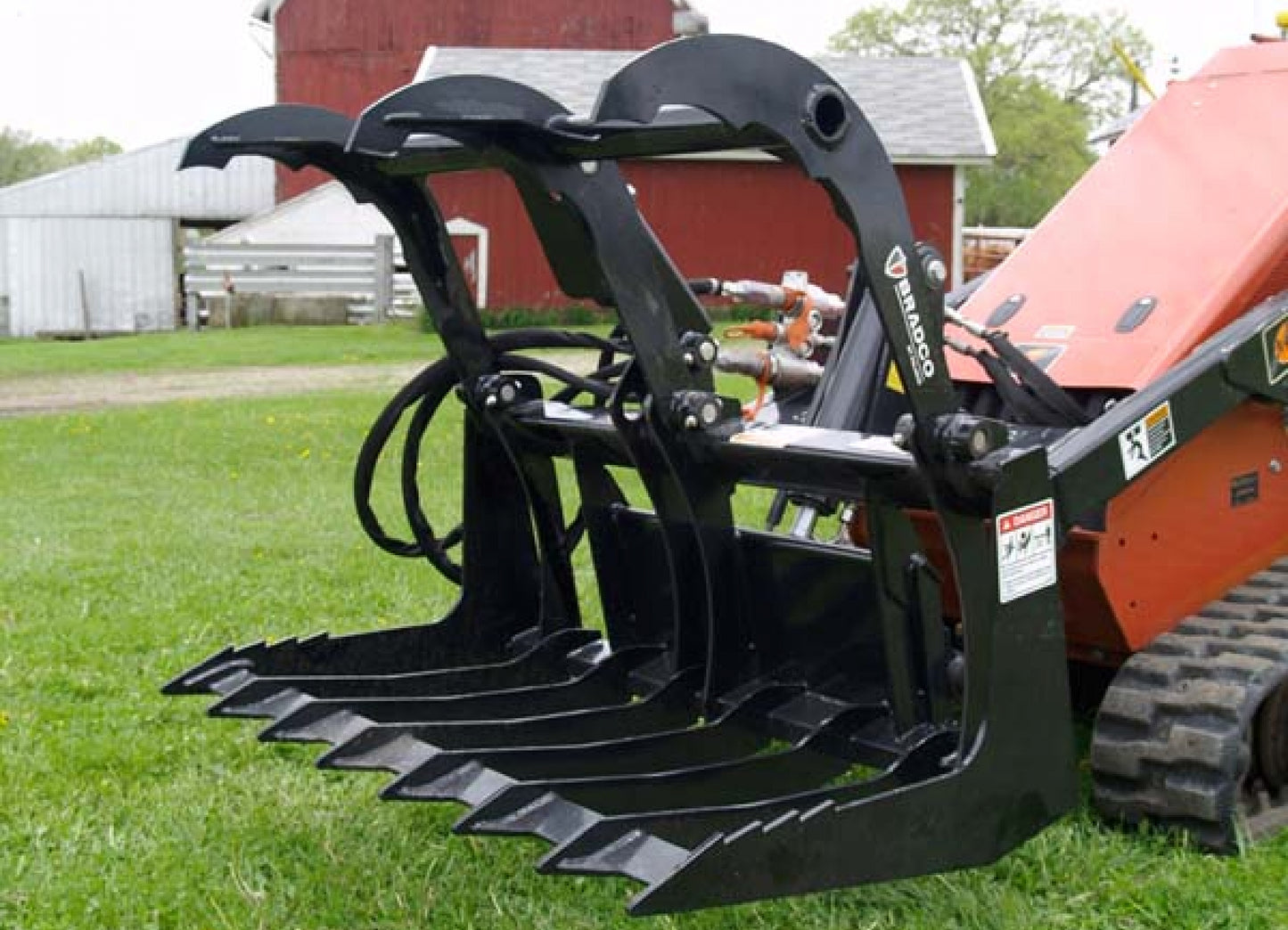 PALADIN 54" BRUSH GRAPPLE FLAT BOTTOM W/ HOSES AND COUPLERS FOR MINI SKID STEER