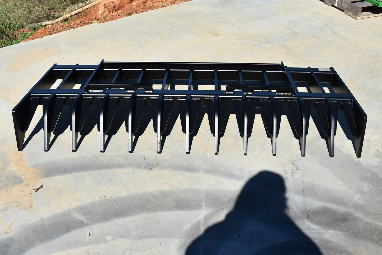 Loflin Fabrication Root Rake | Width 60"-96" | Hydraulic Flow Range 15–25 GPM | For Skid Steers