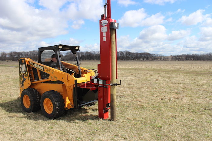 SHAVER POST DRIVER W/ HYDRAULIC BASE PLATE  FOR SKID STEER