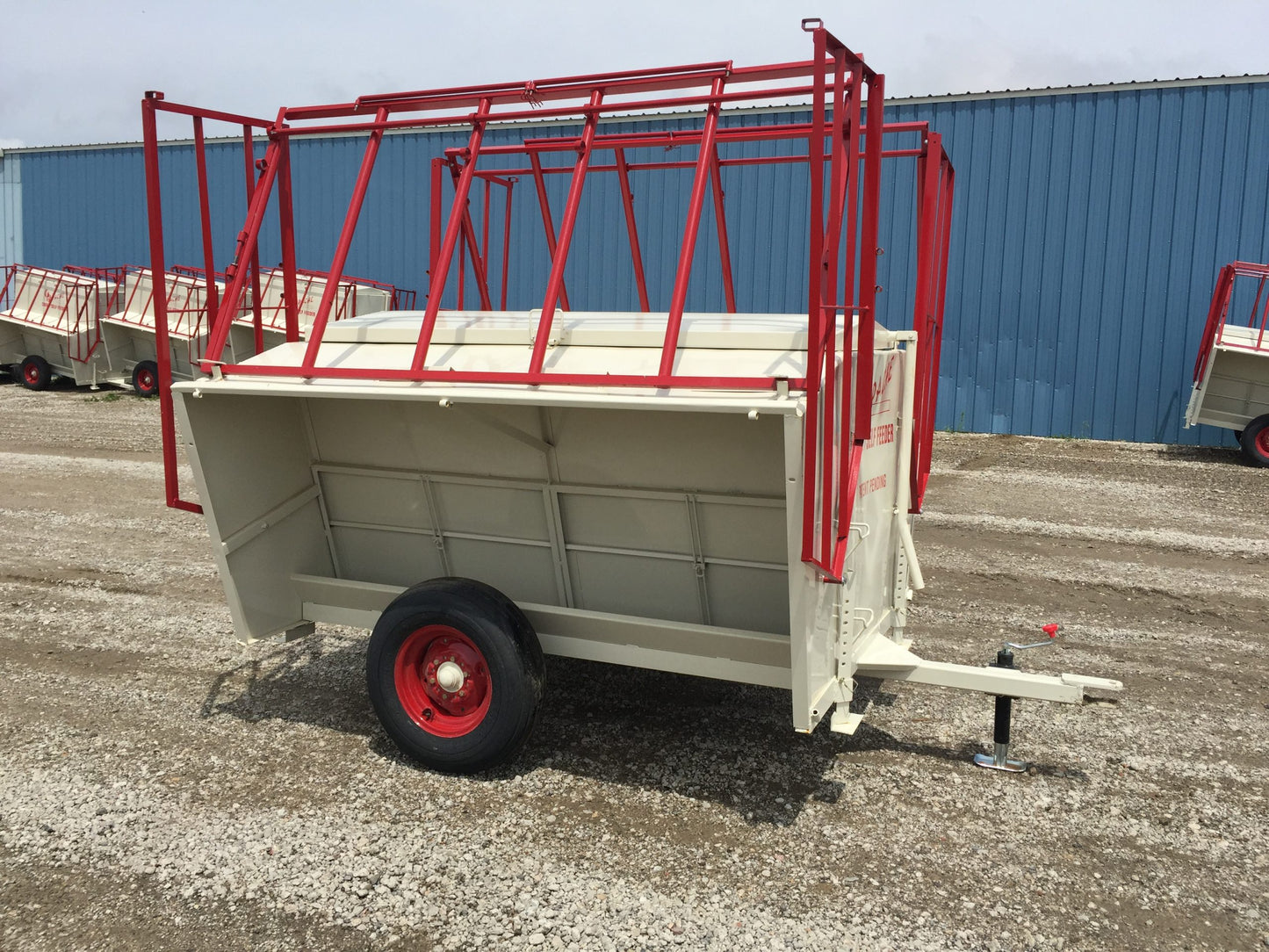 Apache Equipment 70 Creep/Self Feeder | Length 8' | Capacity 70 Bushel | Portable & Skid | For Daily Feeding Pressure