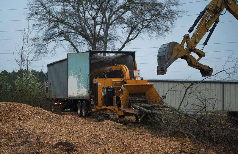 2025 Bandit Drum Style Whole Tree Chipper | Model 20XP - Track & Towable | Hydraulic Tank 30-50 Gallons | Standard Hydraulic Lift Cylinder