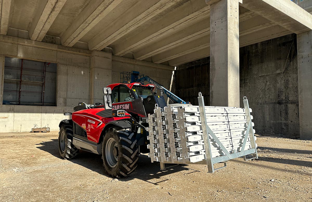 Faresin USA Telehandler | FS Middle Series | Lift Height 23–32 ft | Engines 75–134 HP | Capacity 8,800–9,000 lbs | For Construction & Agriculture