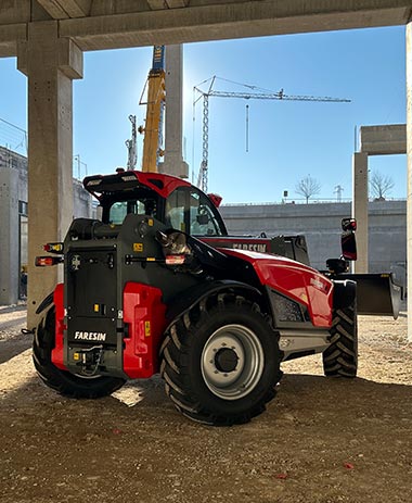 Faresin USA Telehandler | FS Middle Series | Lift Height 23–32 ft | Engines 75–134 HP | Capacity 8,800–9,000 lbs | For Construction & Agriculture