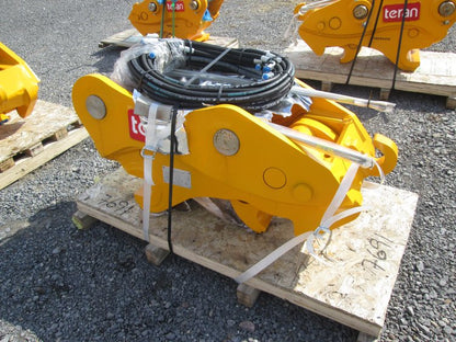 Teran Hyundai Excavator Quick Coupler | Model QCR-210 | Hydraulic Operation | Coupler Width 12" inches | For Excavators