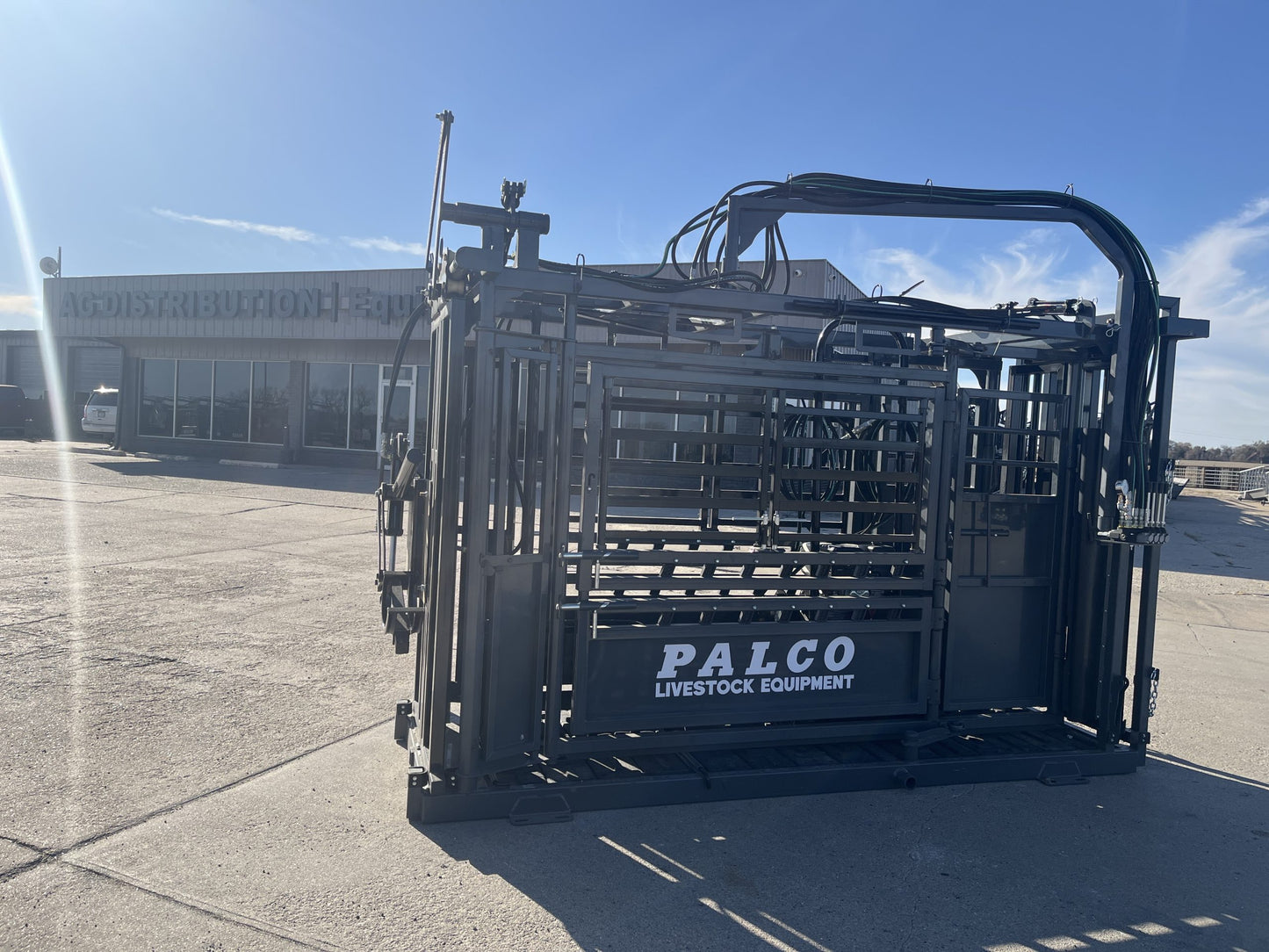 Palco Premium Hydraulic Chute | Model HSP12 | Width 53" | 2,200 LBS | For Cattle Operations & Ranches