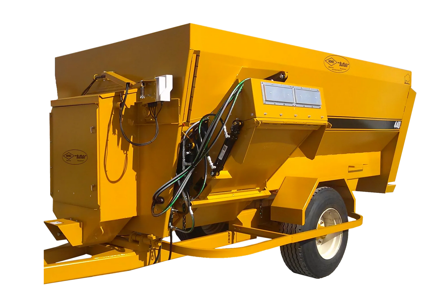 Henke Buffalo 440 Mixer Wagon | 440 Cu Ft | 100–120 HP | For Tractor