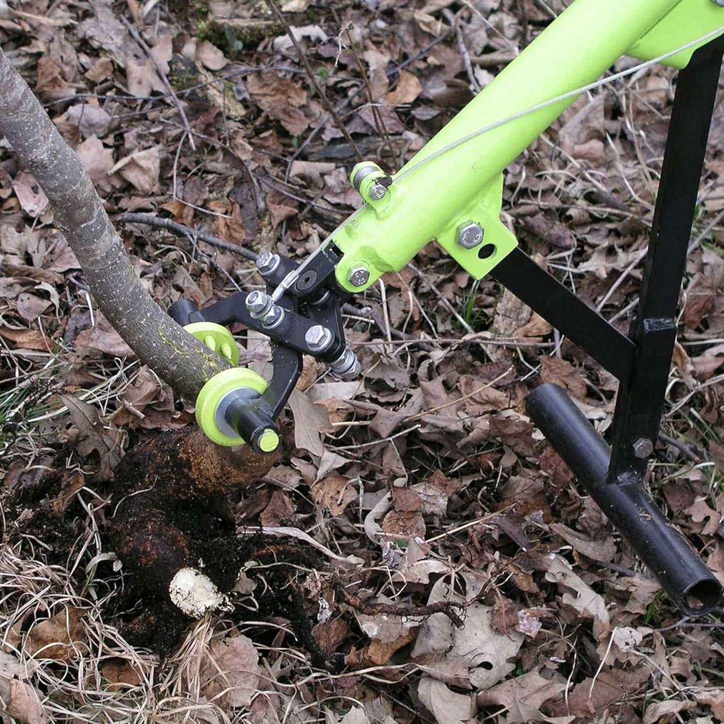 Brush Grubber Single‑Person Ironclad Manual Handled | Capacity 2" Diameter | 360° Rotating Pads
