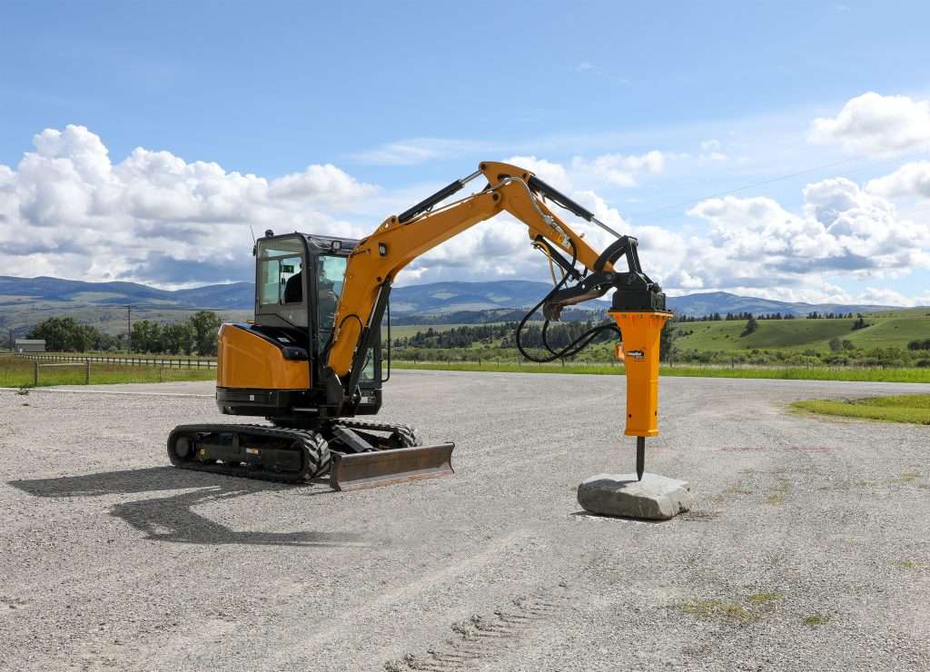 Montana Hydraulic Breaker | MB-EX Series | Oil Flow Range 4-69 GPM | Machine Weight 1-45 Tons | For Excavators