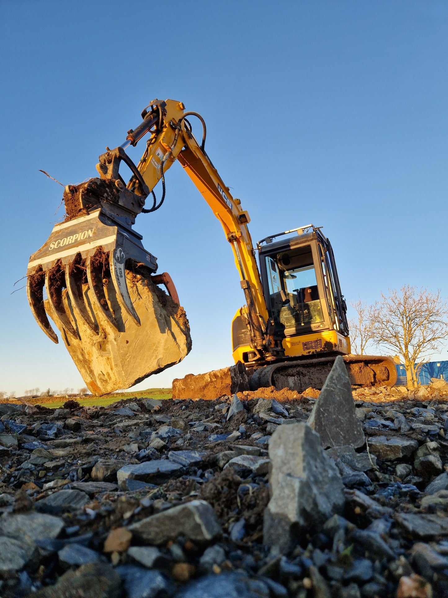 MDE MACHINERY 26.4" TO 75" SCORPION EXCAVATOR GRAPPLE 100% SWEDISH HARDOX STEEL WITH MOUNT & PINS FOR EXCAVATOR