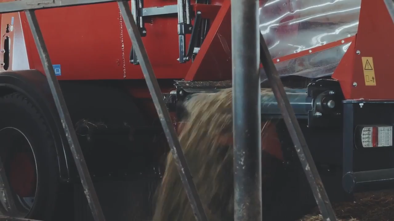 ANDERSON | Feed Mixer | A380 | Vertical Mixer | Single Auger (Right Side Trap Discharge)| 380-500 cu ft | Minimum 75 HP | For Tractor
