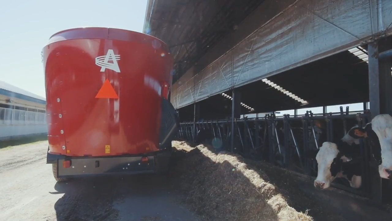 ANDERSON | Feed Mixer | A380 | Vertical Mixer | Single Auger (Right Side Trap Discharge)| 380-500 cu ft | Minimum 75 HP | For Tractor