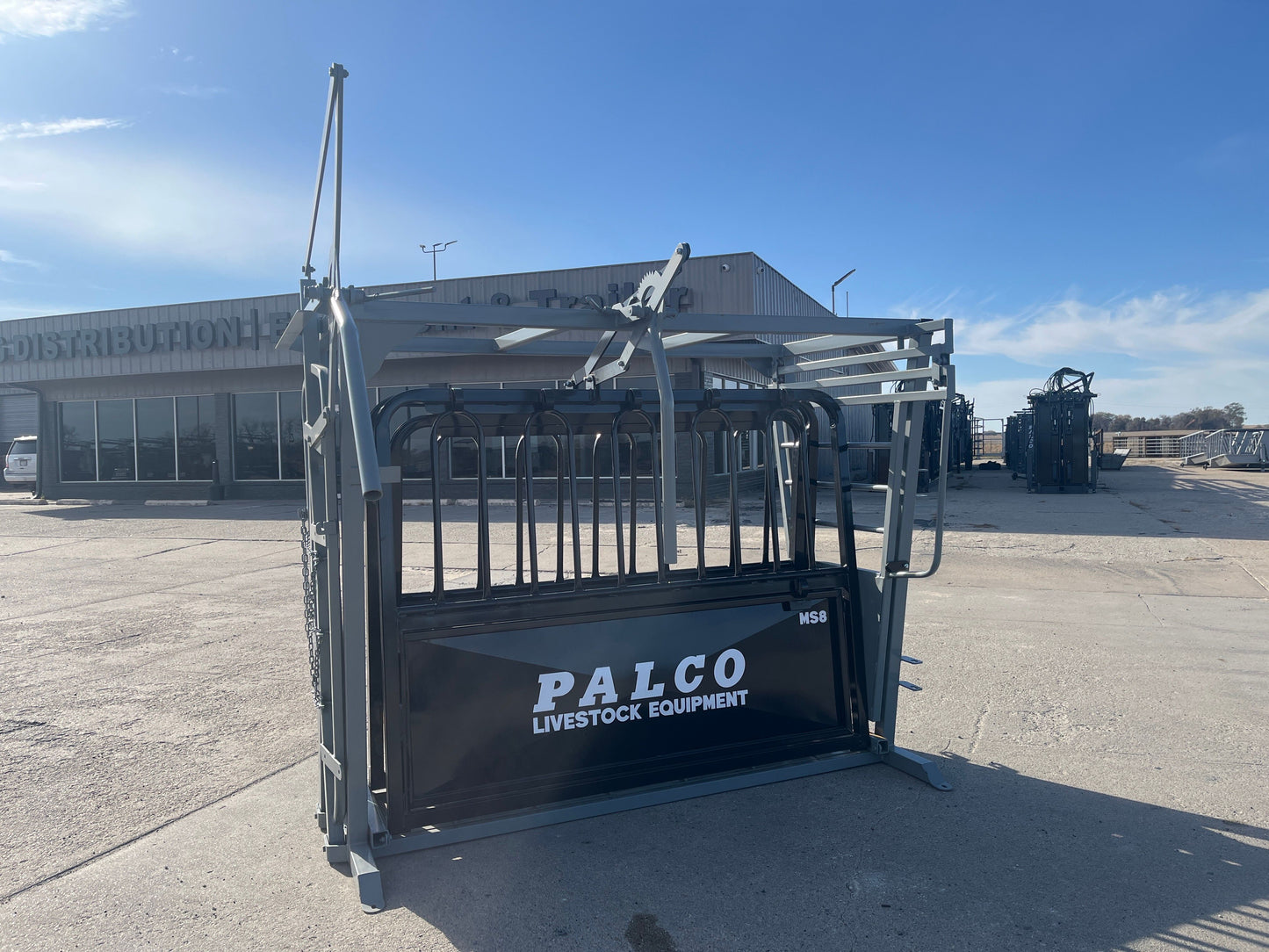 Palco Cattle Chute | Model MS8 | 51.5" Width | 1,030 lbs | For Cattle Ranch & Livestock Operations